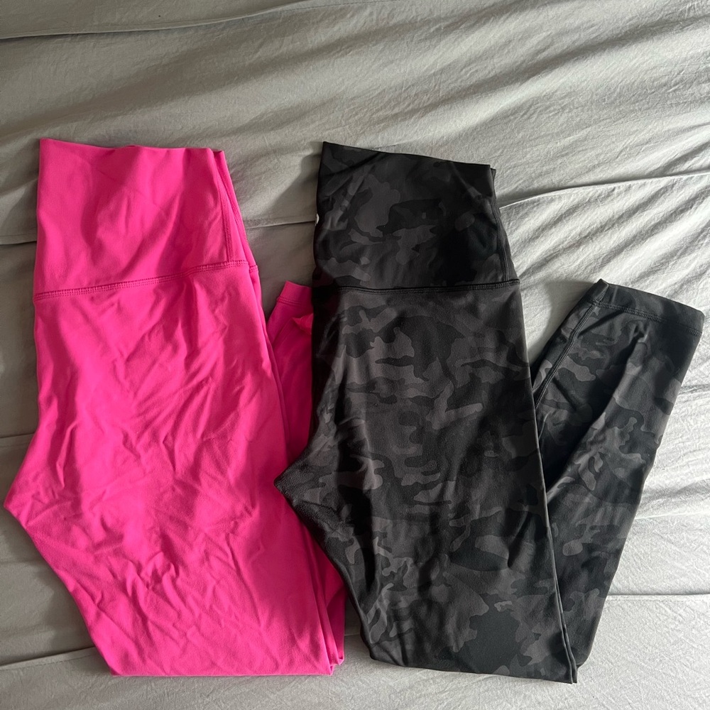 Vibrant Pink and Black Camouflage Women's Leggings